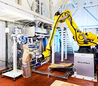 Kündig AG - Die Roboter Anlage in Ritschenhausen-Thüringen arbeitet vollautomatisch