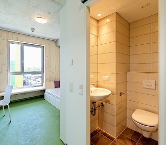 Möbliertes Apartment mit Duschbad und Küchenzeile des Studentenwohnheims der Berlinovo.