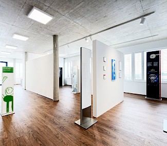 Firmeninterne Ausstellung über Leit- und Orientierungssysteme bei Vangenhassend in Krefeld.