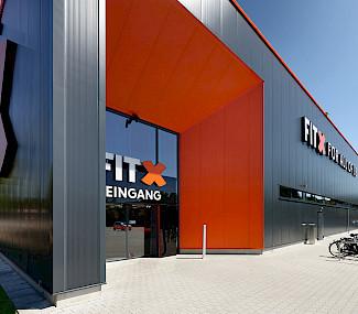 Neubau des FitX Fitnessstudios in Münster-Kinderhaus, Nordrhein–Westfalen.